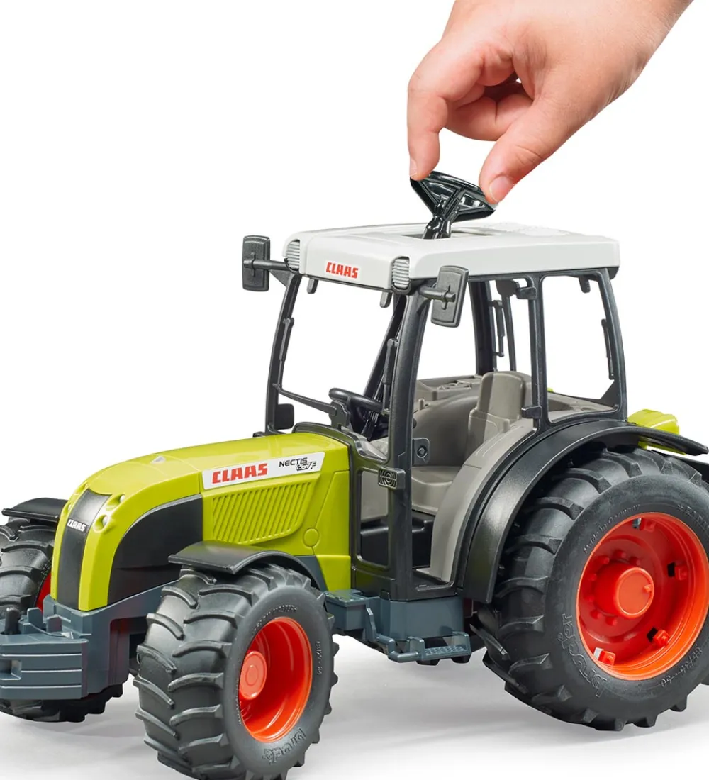 Bruder Traktorer>Traktor - Claas Nectis 267 F - 02110