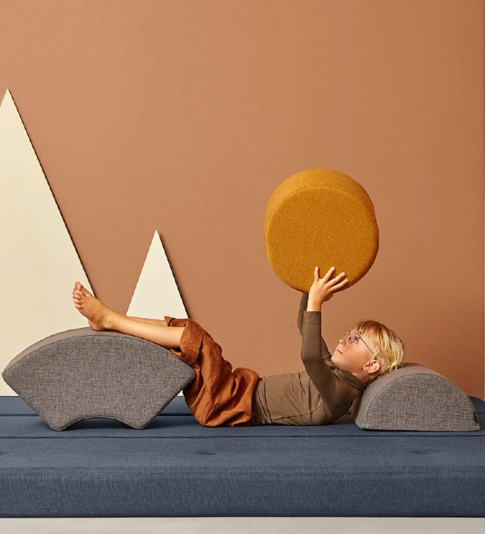 by KlipKlap Motorisk Legetøj|Tumledyr>Tumlemøbel - Half Circle - 36x33x17 cm - Blue Grey