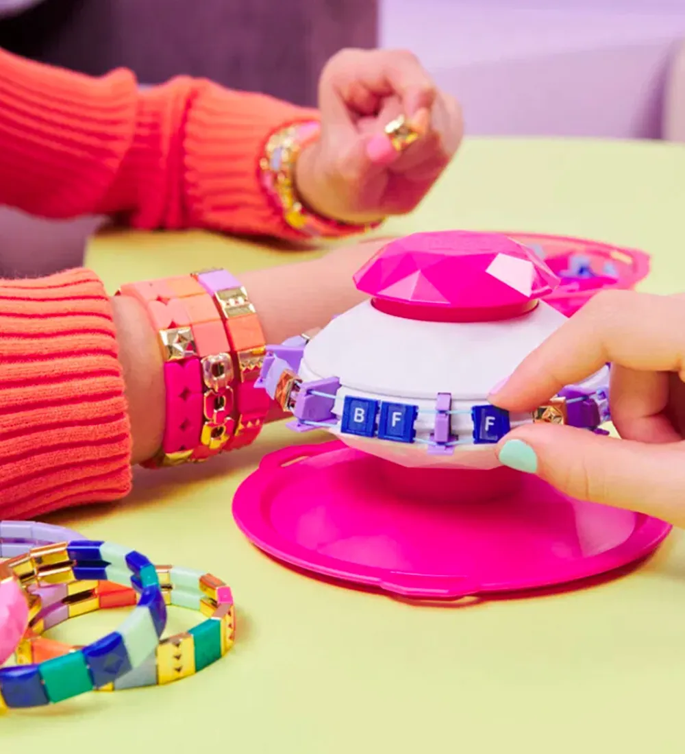 Cool Maker Kreasæt>Smykkesæt - PopStyle Tile Bracelet Maker 2.0