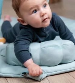 Done by Deer Aktivitetsstativer|Legetæpper Og Legegulve><noscript><img width=