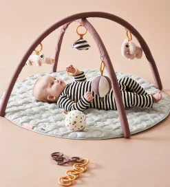 Done by Deer Legetæpper Og Legegulve|Aktivitetsstativer><noscript><img width=