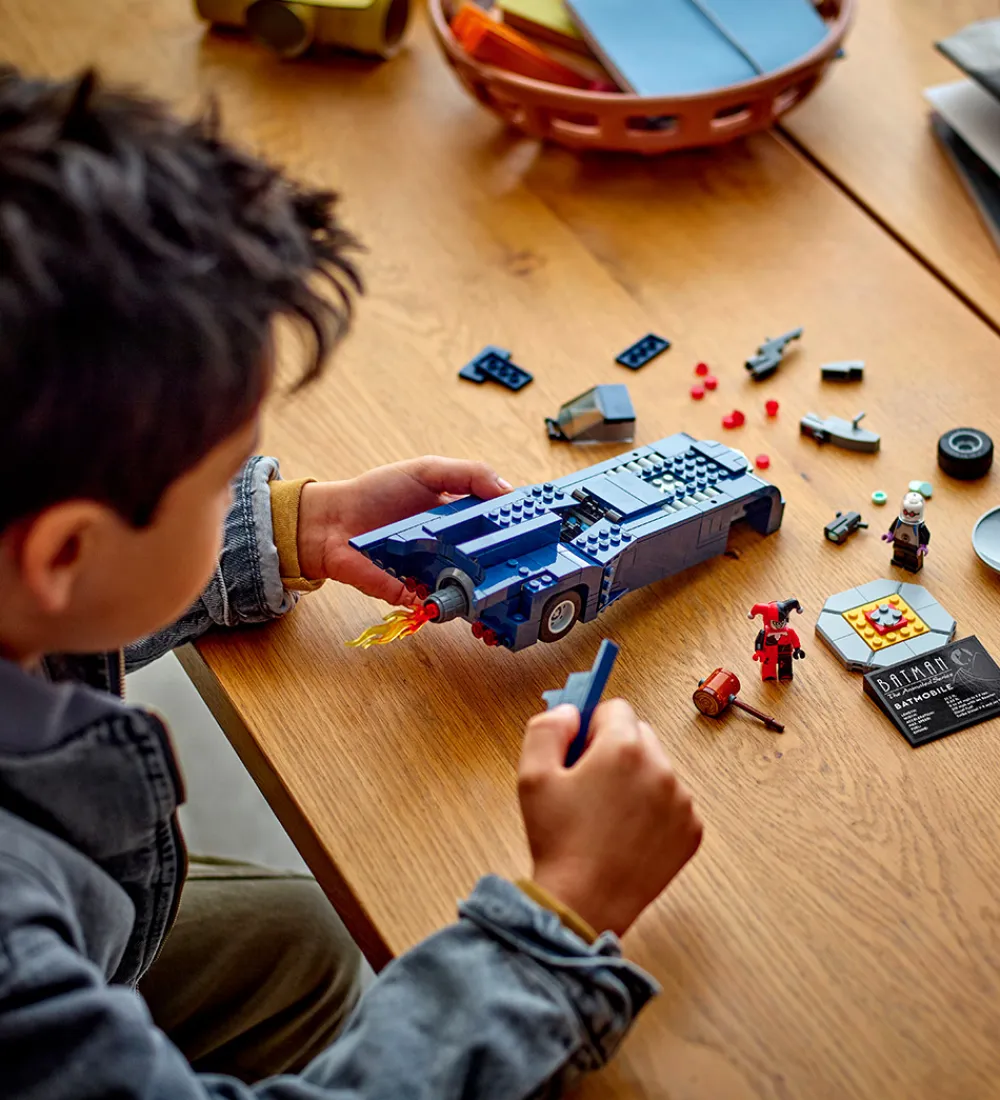 LEGO® Lego®|Byg Og Klodser>Batman - Batman Og Batmobile Mod Harle... 76274 - 435 Dele