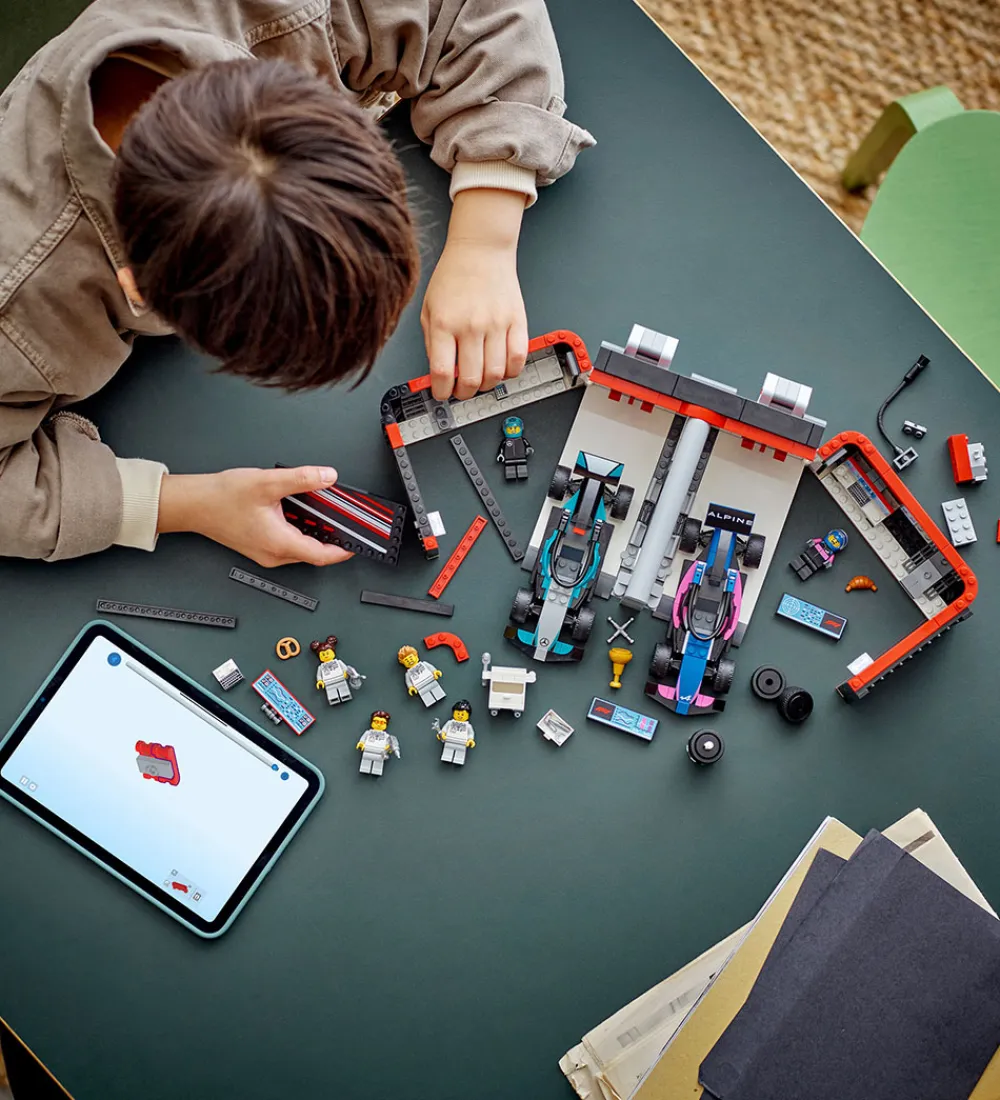 LEGO® Konstruktionslegetøj|Lego®>City - F1® Garage: Mercedes-AMG og Alp... 60444 - 678 Dele
