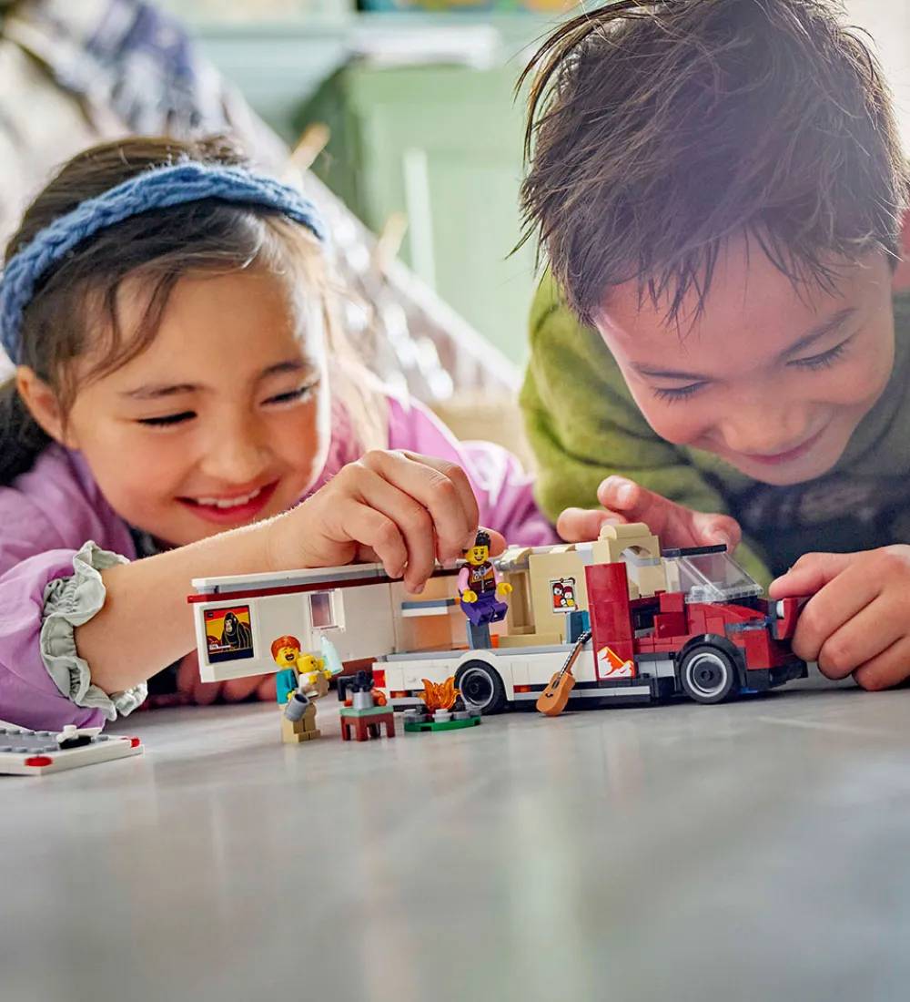 LEGO® Konstruktionslegetøj|Lego®>City - Ferie-Eventyr i Autocamper 60454 - 385 Dele