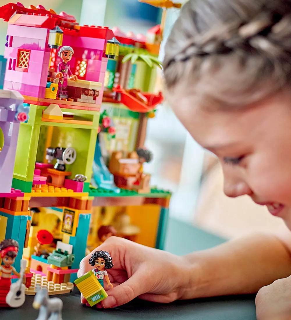 LEGO® Lego®|Byg Og Klodser>Disney - Det Magiske Madrigal-hus 43245 - 1560 Dele