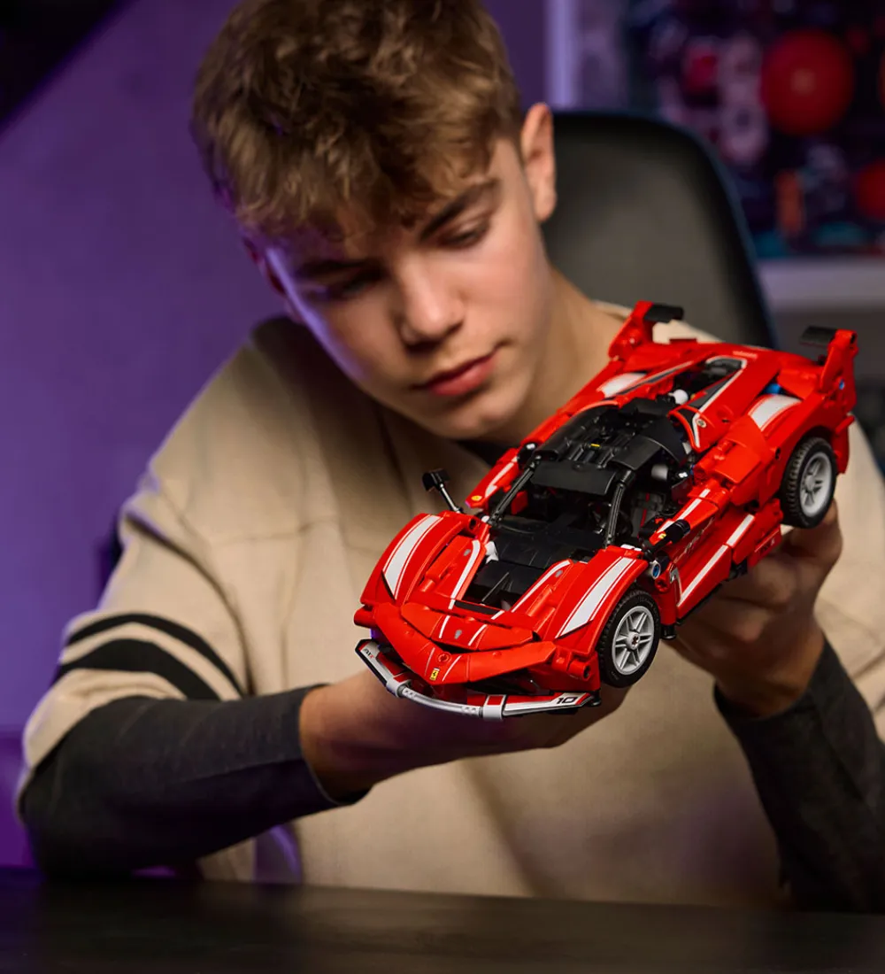 LEGO® Lego®|Konstruktionslegetøj>Technic - Ferrari FXX K 42212 - 897 Dele