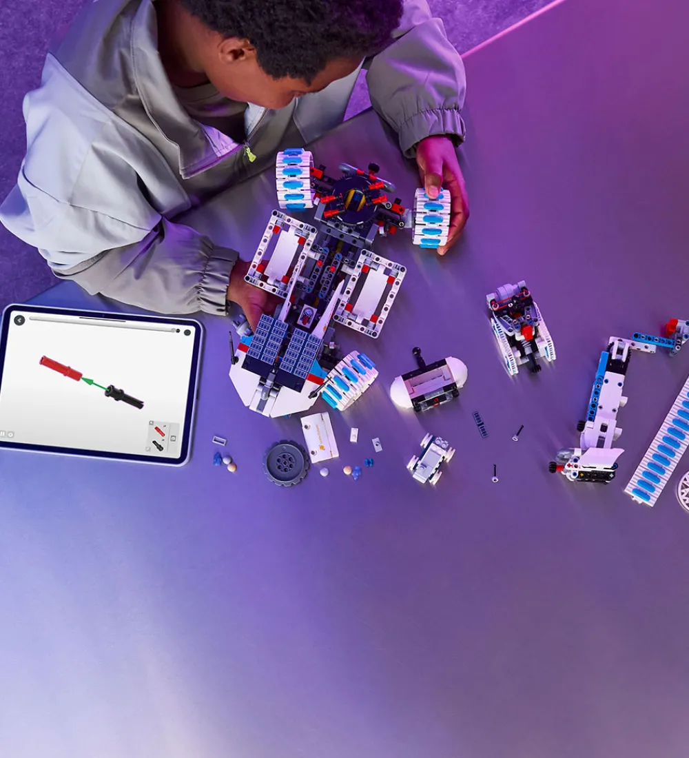 LEGO® Lego®|Konstruktionslegetøj>Technic - Lunar Outpost Månerover Rumfartøj 42211 - 1082 D