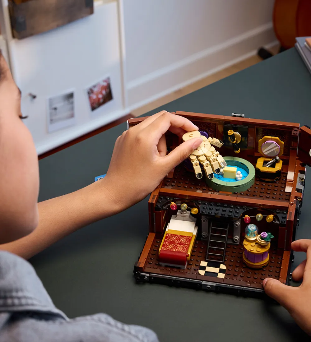 LEGO® Lego®|Konstruktionslegetøj>Wednesday - Tings Lejlighed 76785 - 828 Dele