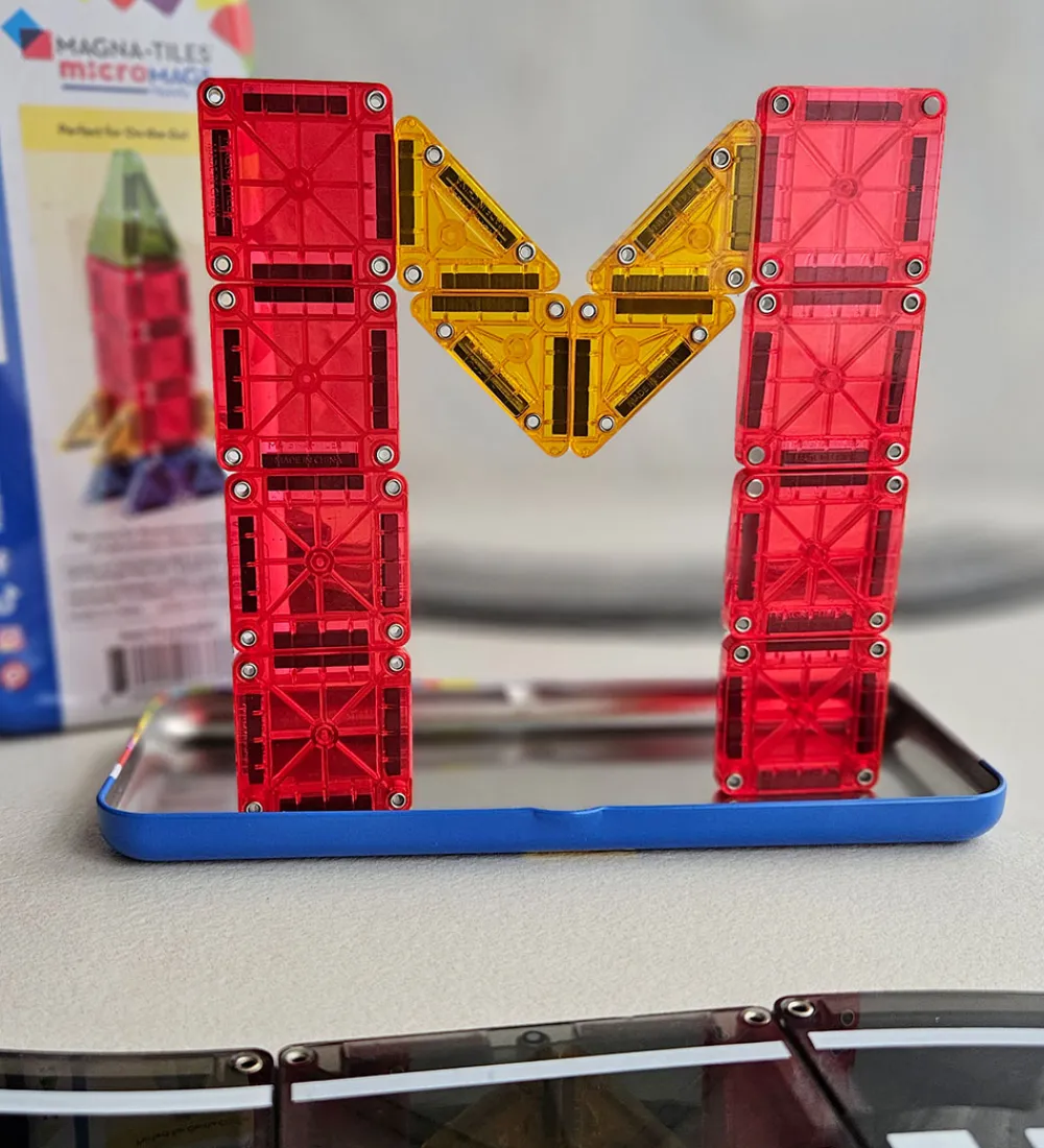 Magna-Tiles Konstruktionslegetøj|Magnetlegetøj>Magnetsæt - 26 Dele - MicroMAGS & Travel Tin Case