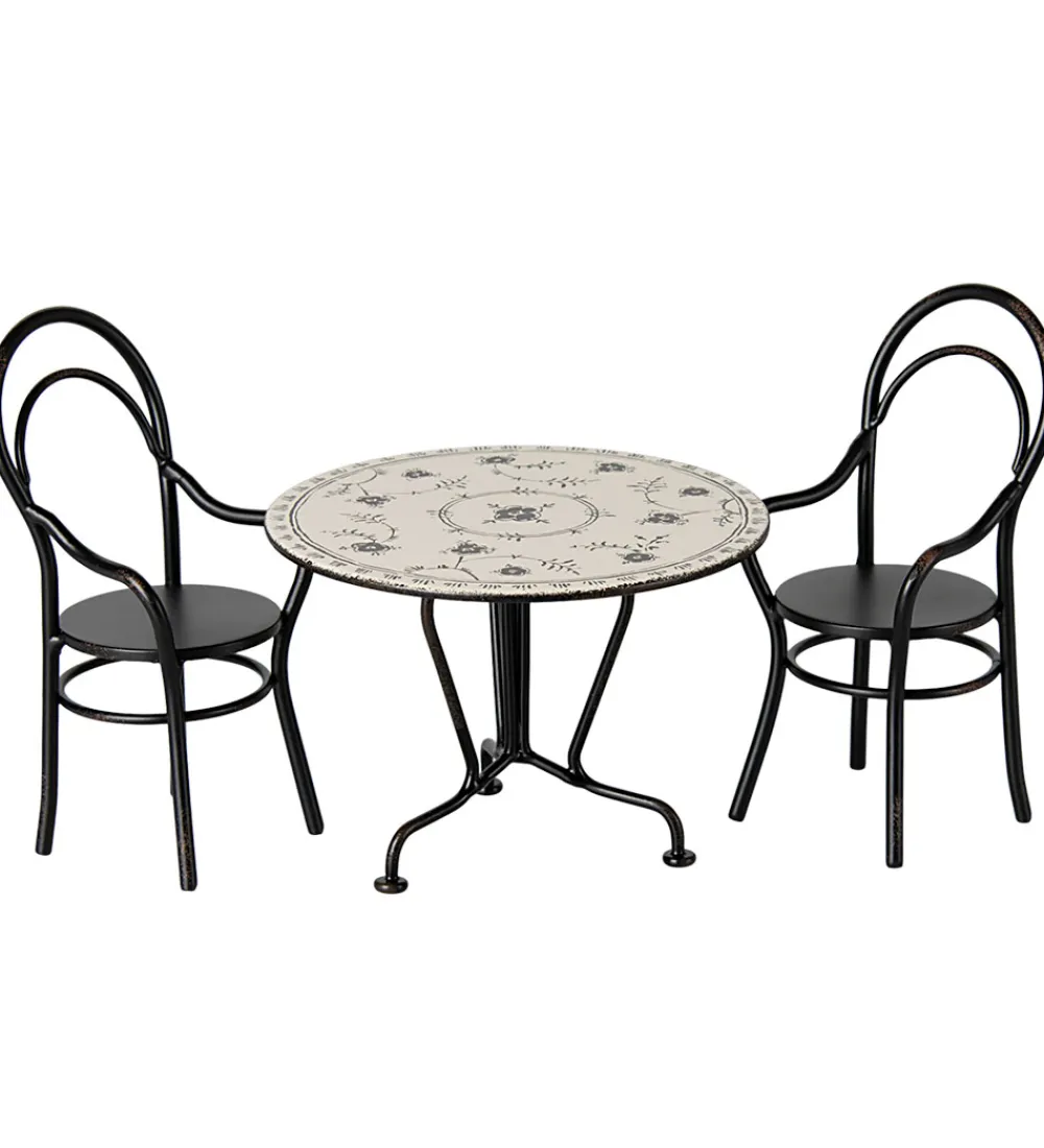 Maileg Dukker Og Tilbehør>Miniature Spisebord Og 2 Stole - Sort/Beige