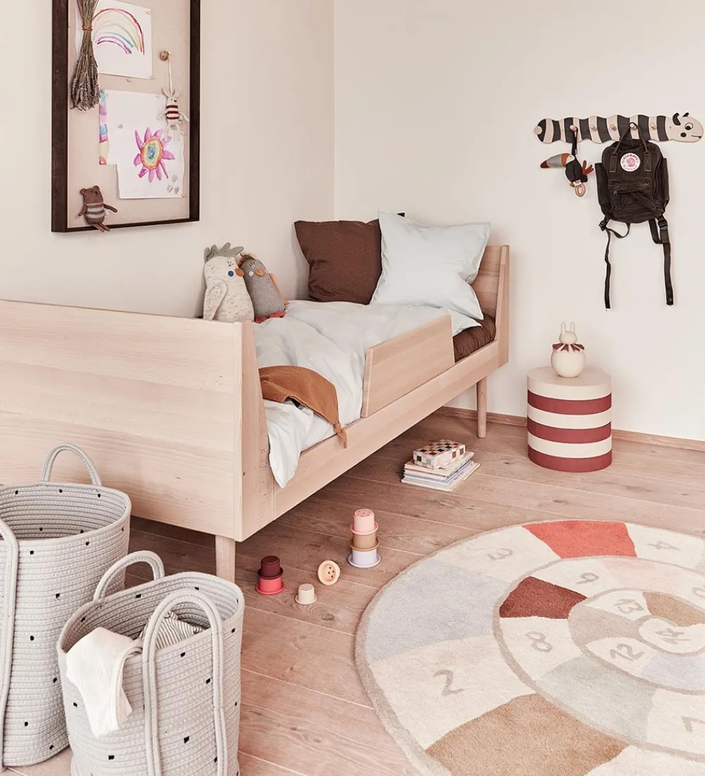 OYOY Tumledyr|Motorisk Legetøj>Skammel - Iro - 28x28 cm - Vanilla/Nutmeg