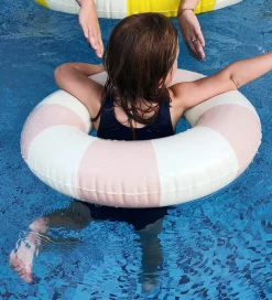 Petites Pommes Udeleg Og Udendørs Legetøj|Baderinge><noscript><img width=