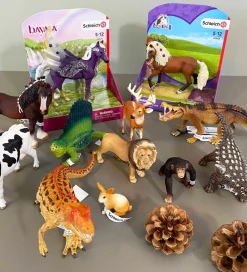 Schleich Schleich>Dinosaurs - 11,1 x 18,9 cm - Ceratosaurus 15019