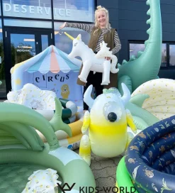 SunnyLife Vandleg|Strandlegetøj>Oppustelig Sprinkler - 50x70 cm - Monty The Monster