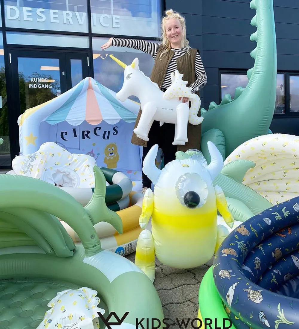 SunnyLife Vandleg|Strandlegetøj>Oppustelig Sprinkler - 50x70 cm - Monty The Monster