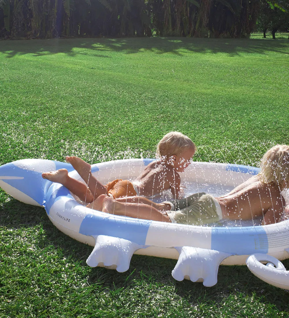 SunnyLife Udeleg Og Udendørs Legetøj|Vandleg>Sprinklermåtte - 158x132 cm - Into The Wild - Blue