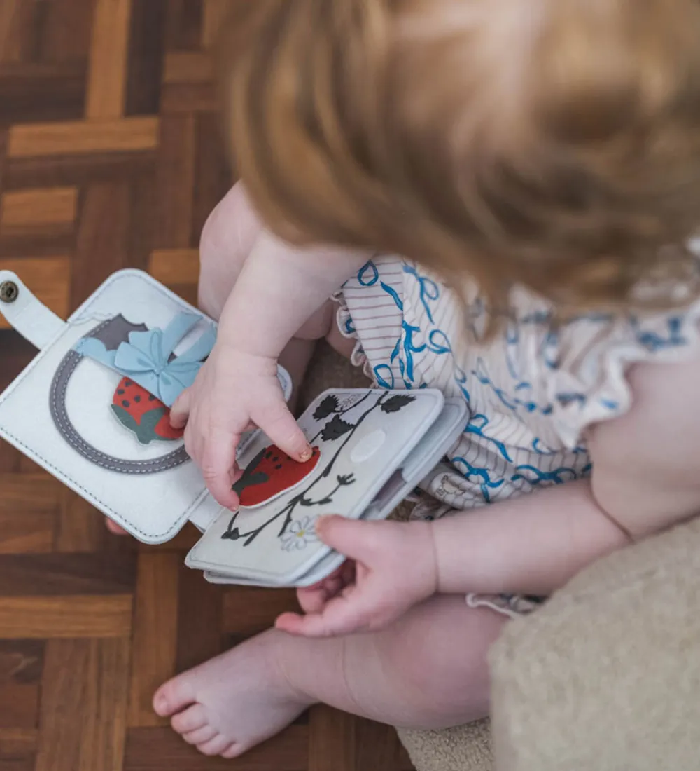 Thats Mine Babylegetøj|Bøger>That's Mine Aktivitetsbog - Ely - Filt - Fairy Sky