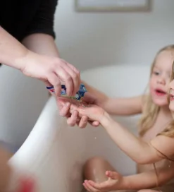 Tinti Badelegetøj><noscript><img width=